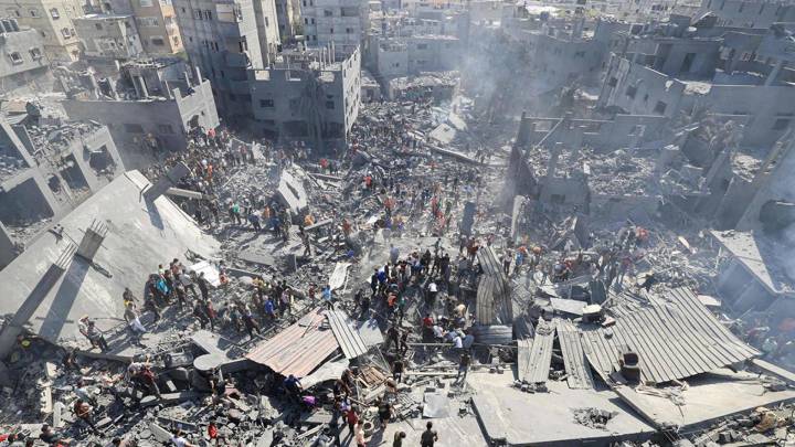 خلال 15 يوماً  ..  استشهاد 400 فلسطيني شمال غزة والدفاع المدني يحذر من قطع الاتصالات